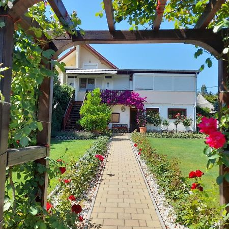 시글리게트 Rozsakert Vendeghaz B&B 외부 사진