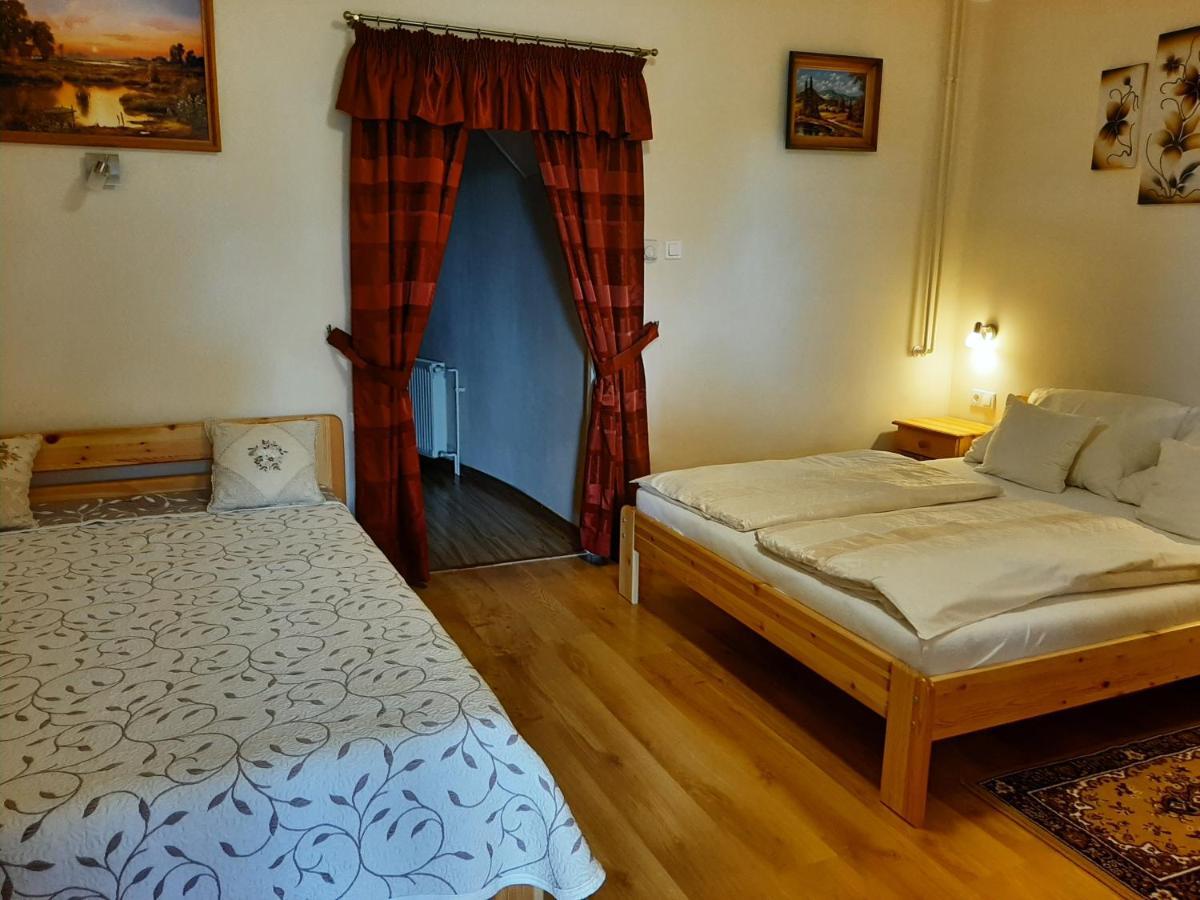 시글리게트 Rozsakert Vendeghaz B&B 외부 사진