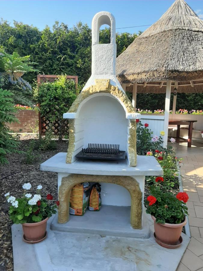시글리게트 Rozsakert Vendeghaz B&B 외부 사진