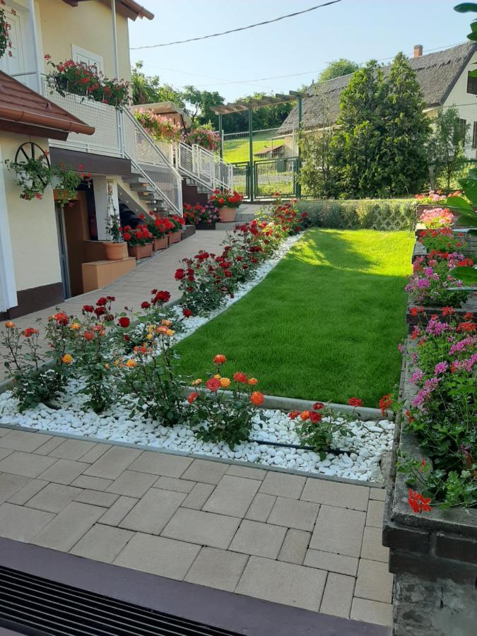 시글리게트 Rozsakert Vendeghaz B&B 외부 사진