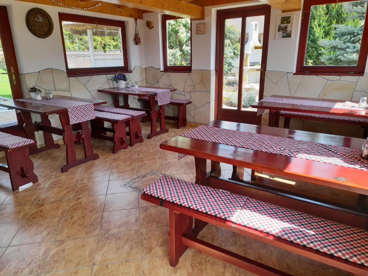 시글리게트 Rozsakert Vendeghaz B&B 외부 사진